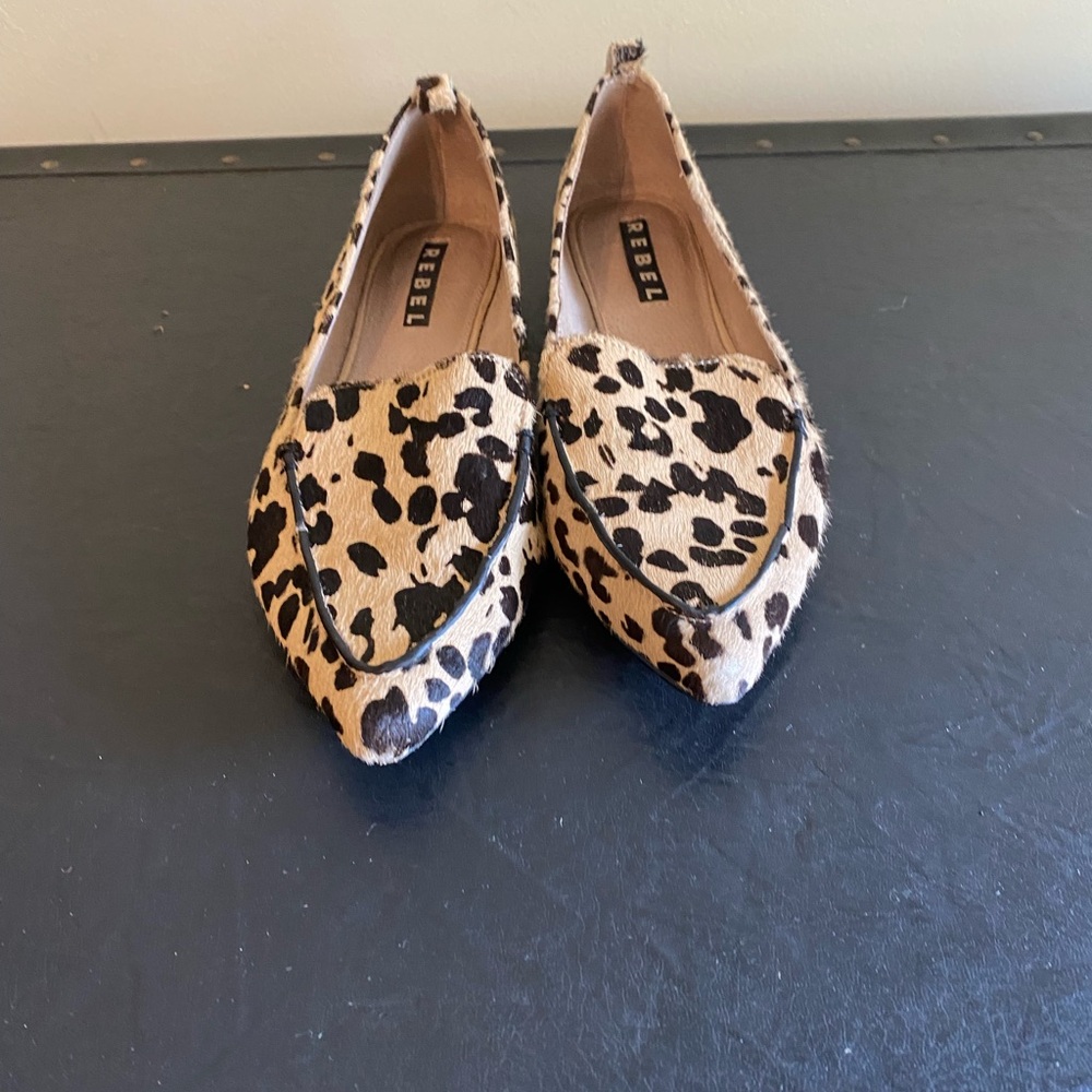 Rebels (Wilson) Chic Classic Animal Print Women's Flats/Loafers Size 8W, Emma